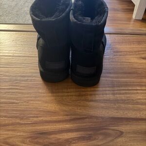 Ugg short boots